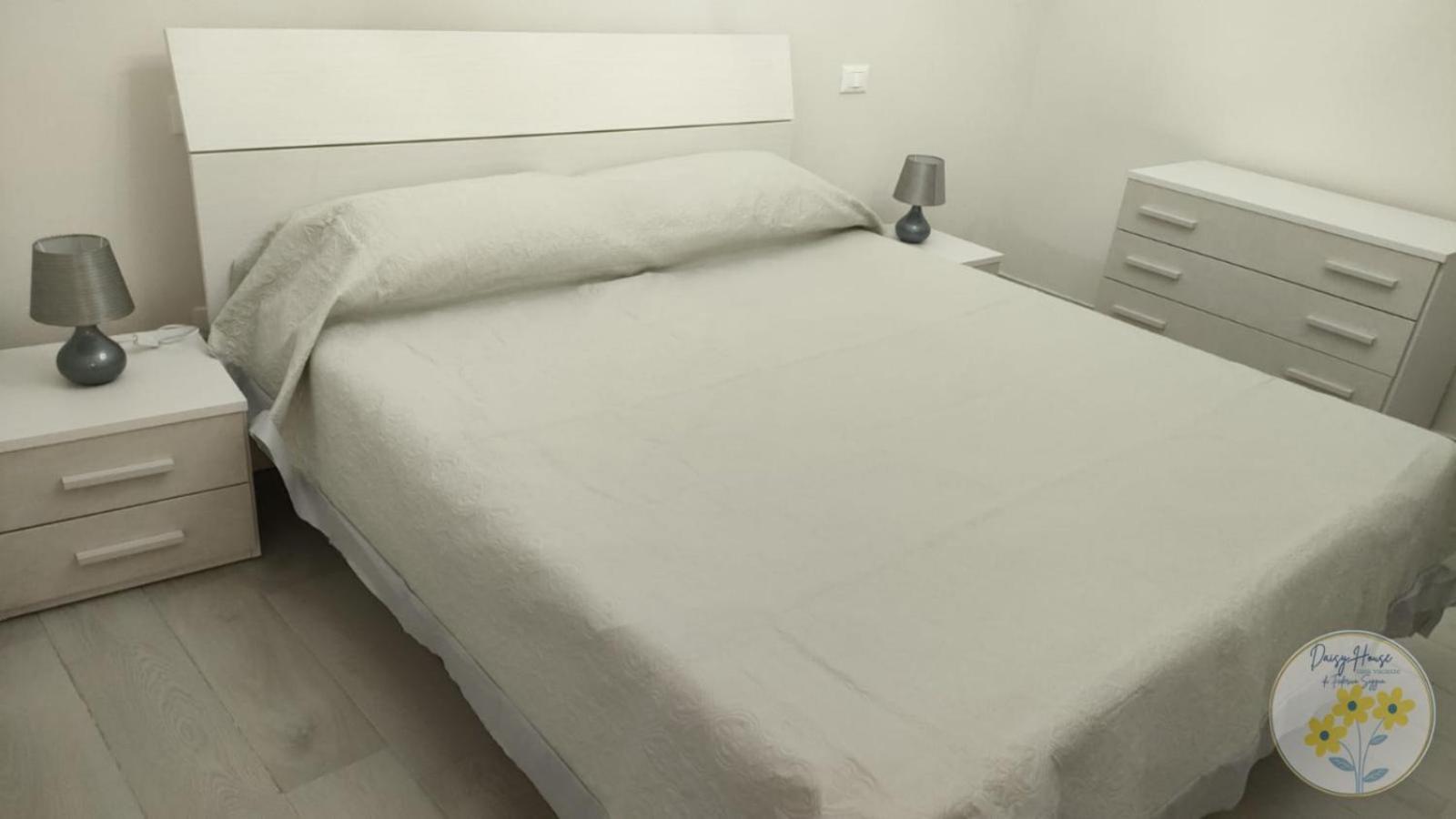 Daisy House Villa Сикулиана Екстериор снимка