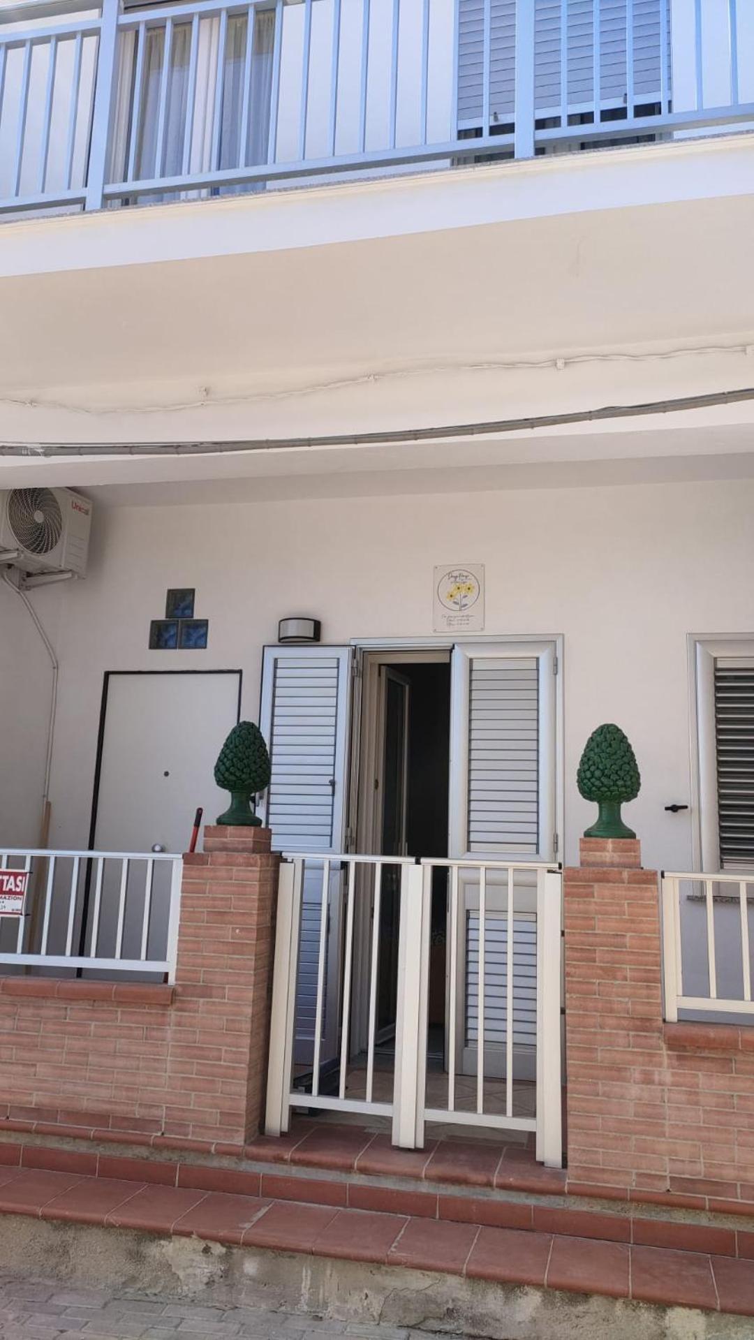 Daisy House Villa Сикулиана Екстериор снимка